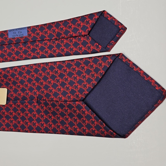 {Hermes} Red and Navy Chain Patterned Tie - Picture 10 of 12